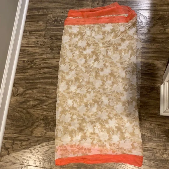 Banana republic women’s scarf. BMWT - Picture 1 of 4